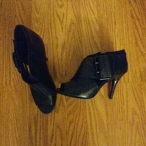 9 West Leather heels